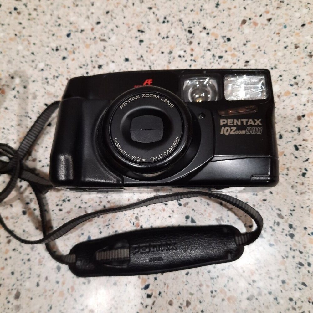 Pentax IQZoom 900 Compact 35mm Film Camera  Original Strap Batteries Included